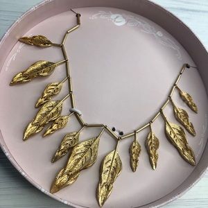 Chloe Isabel textured leaves statement necklace